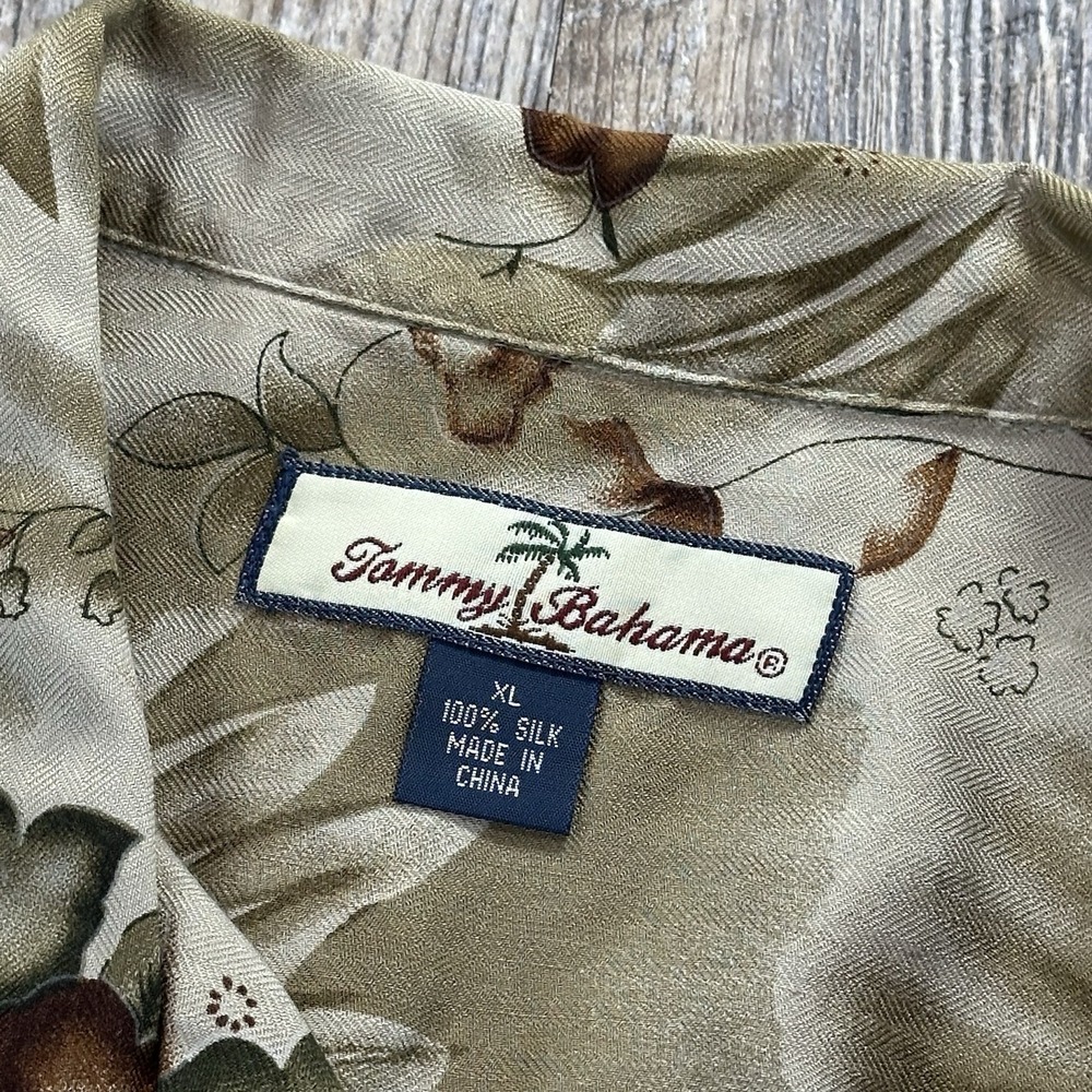 Tommy Bahama Men's 100% Silk Floral Shirt Short Sleeve Button Down Size XL - Picture 5 of 10
